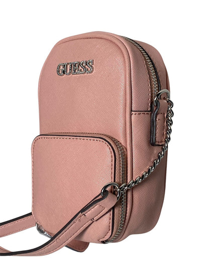 Crossbody Guess Rosa Compacto con Detalles de Cadena - Estilo Moderno y Funcional